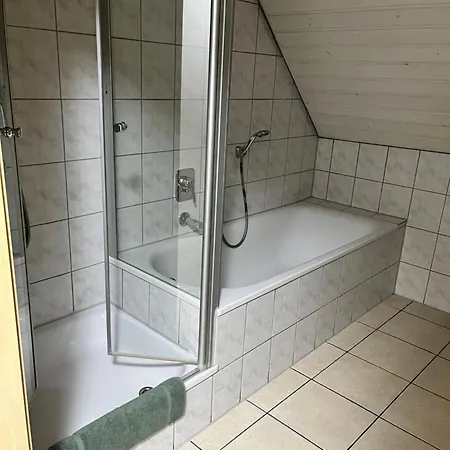 Gaestehaus Wettemann 아파트 라우하임